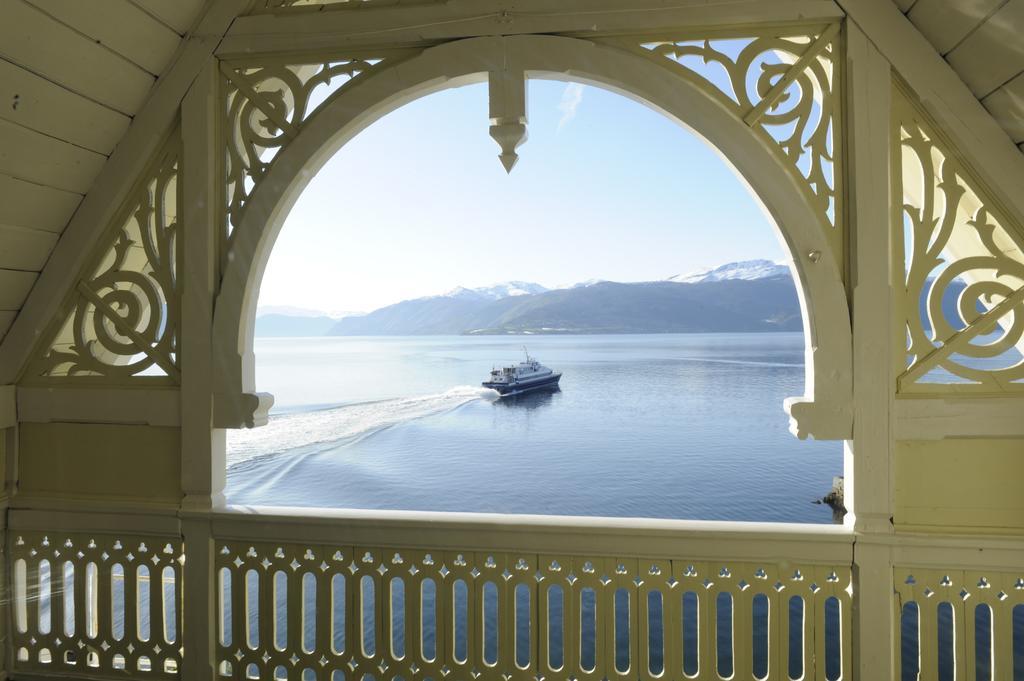 Kviknes Hotel Balestrand Exterior photo